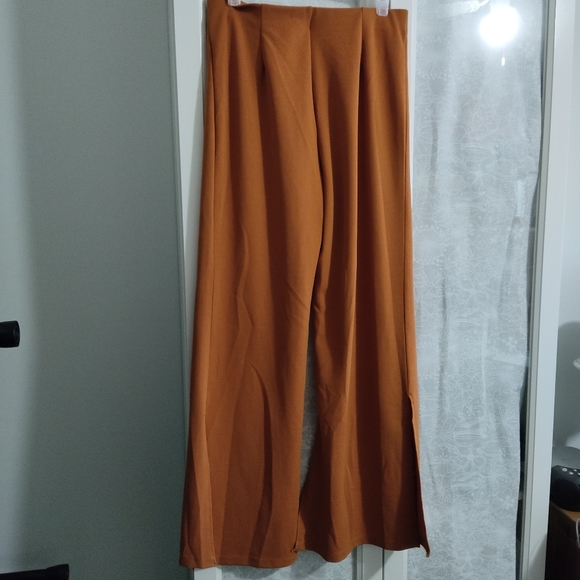 Ardene stretchy sienna rust split leg pants - Picture 4 of 7